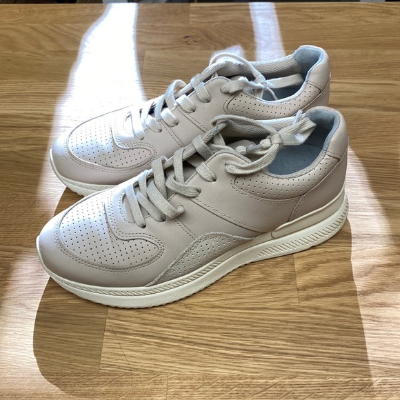 Everlane | The Trainer in Sand Size 8 - Picture 1 of 3